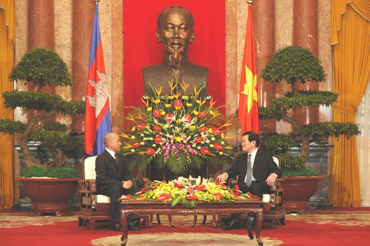 ການເຄື່ອນໄຫວຂອງພະບາດສົມເດັດພະບໍຣົມມະນຽດພະມະຫາກະສັດກຳປູເຈຍ ຢູ່ຫວຽດນາມ